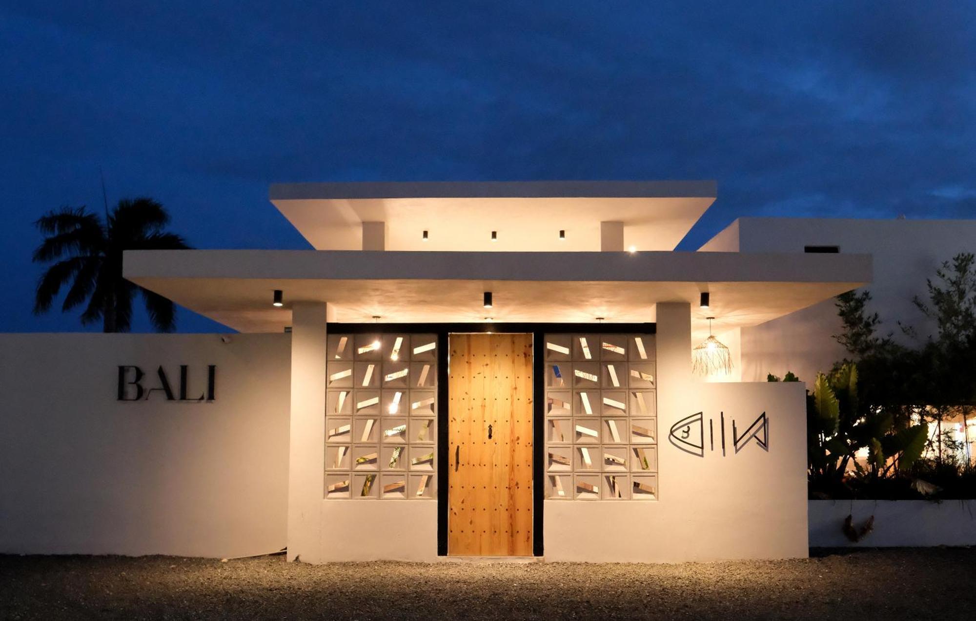 Bali Posh Hotel Pr, Isla Verde Carolina Exterior photo